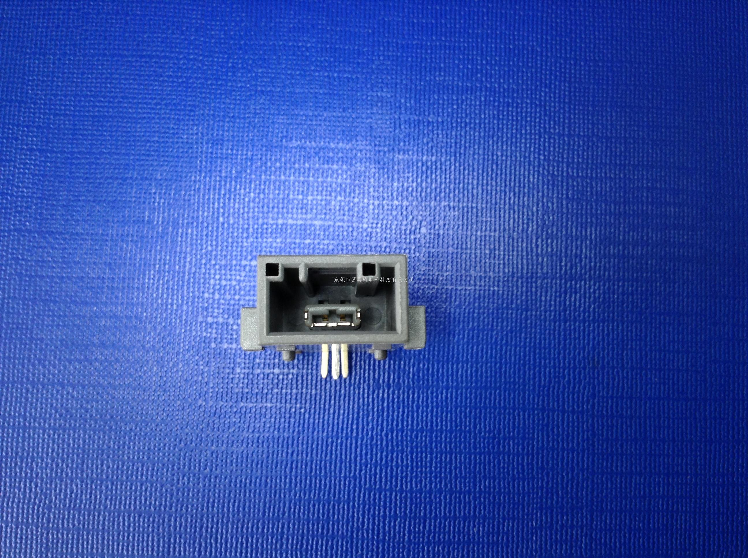 九代雅阁USB 2P弯针座:33-1402-0589