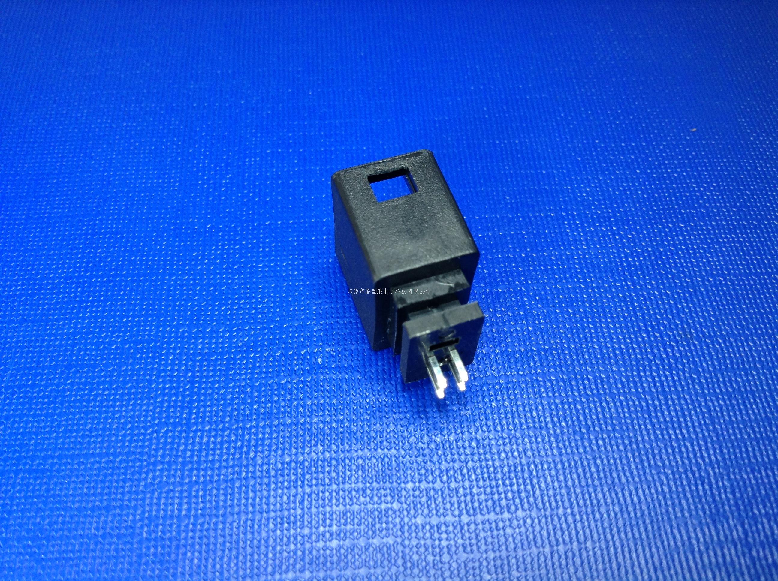 日产USB 4P针座:33-1402-0432